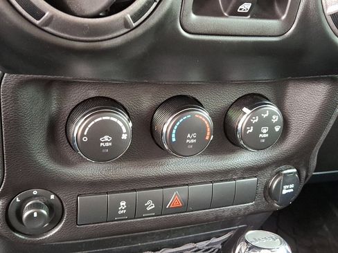 Used 2018 Jeep Wrangler Unlimited Sport image 18