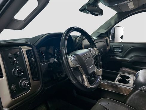 Used 2019 GMC Sierra 3500 Denali w/ Duramax Plus Package image 10