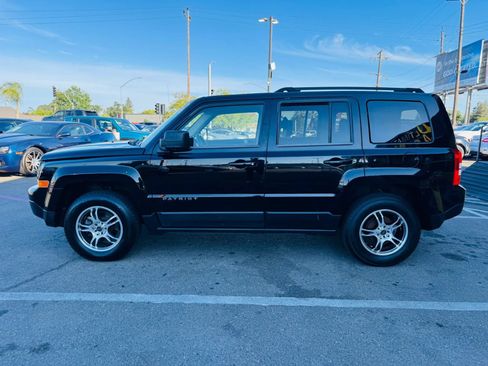 Used 2014 Jeep Patriot Sport FWD image 8