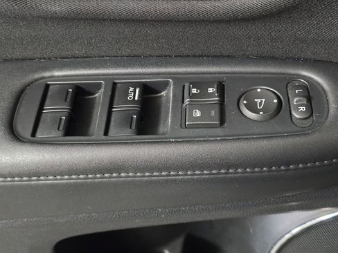 Used 2017 Honda HR-V EX image 12