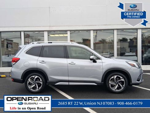 Used 2023 Subaru Forester Touring image 4