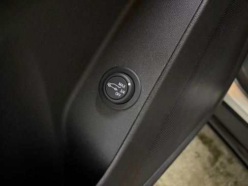 Used 2022 Chevrolet Equinox LT image 40