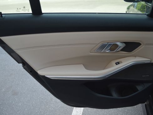 Used 2019 BMW 330i Sedan w/ Premium Package image 27