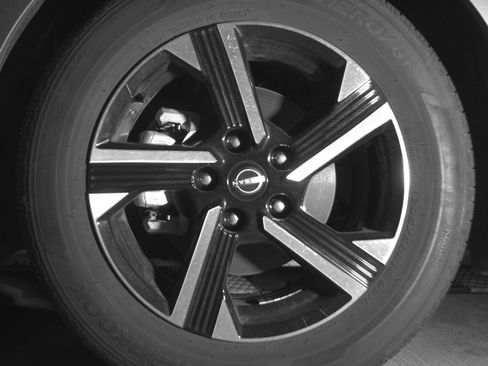 Used 2025 Nissan Sentra SV FWD image 14