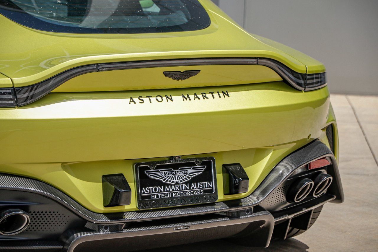 Used 2025 Aston Martin V8 Vantage Coupe RWD image 13