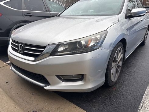 Used 2013 Honda Accord Sport image 11