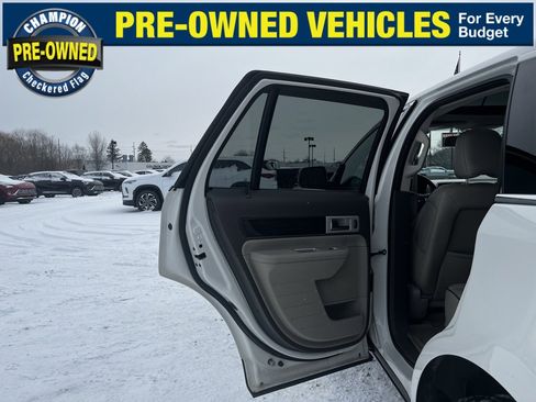 Used 2009 Lincoln MKX AWD image 25