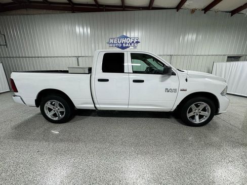 Used 2017 RAM 1500 Express RWD image 1