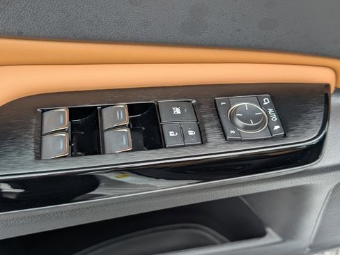 Certified 2025 Lexus ES 350 w/ Premium Package image 20