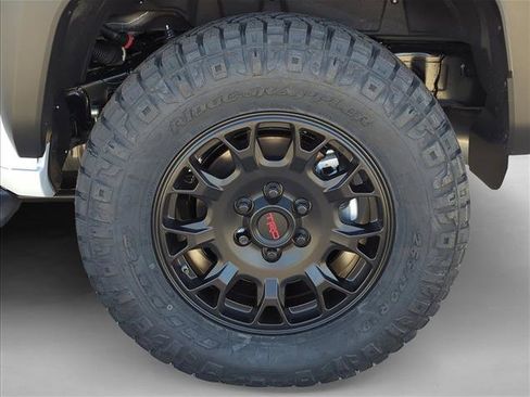 New 2025 Toyota 4Runner TRD Off-Road Premium image 9