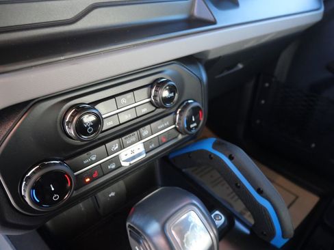 Used 2022 Ford Bronco Black Diamond w/ Sasquatch Package image 16