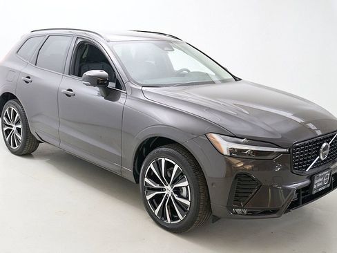 Certified 2025 Volvo XC60 B5 Plus AWD/4WD image 5