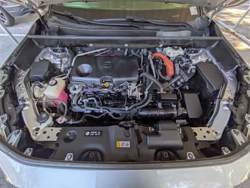 Used 2019 Toyota RAV4 Limited image 16