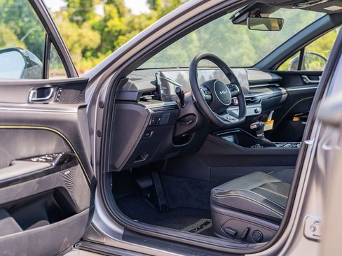 New 2026 Kia K5 GT w/ GT1 Package image 9