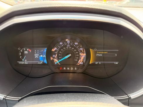 Used 2019 Ford Edge Titanium image 11