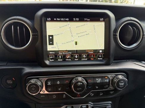 Used 2018 Jeep Wrangler Unlimited Sahara w/ Quick Order Package 24M Moab image 37