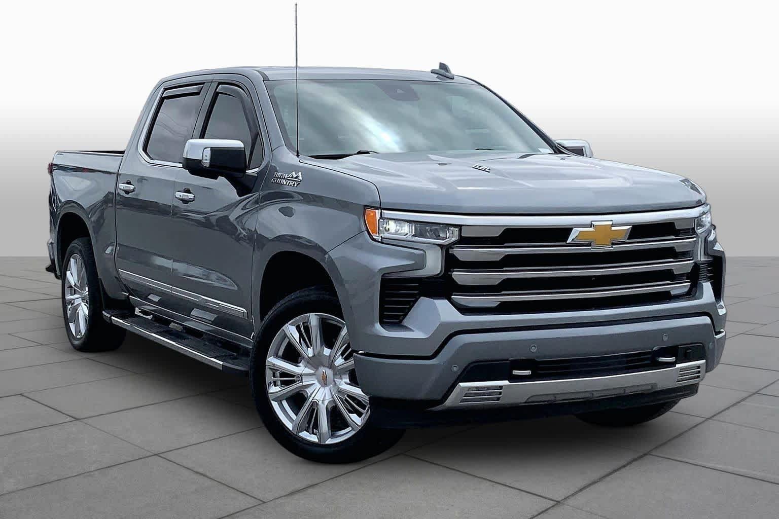 Used 2023 Chevrolet Silverado 1500 High Country w/ High Country Premium Package AWD/4WD image 4