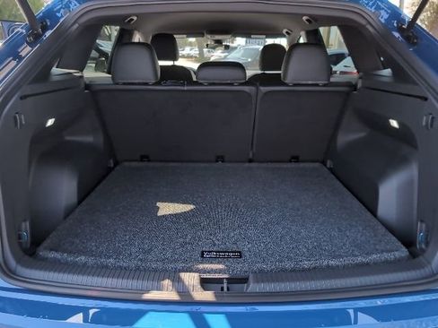 Used 2025 Volkswagen Atlas Cross Sport SE image 25