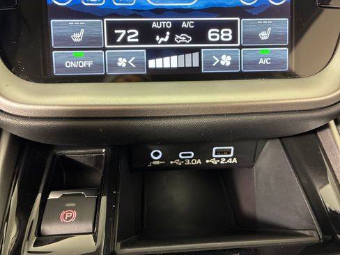 Used 2023 Subaru Outback Limited image 21