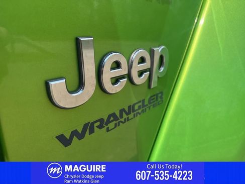Used 2020 Jeep Wrangler Unlimited Sahara w/ Uconnect 4C Nav & Sound Group AWD/4WD image 11