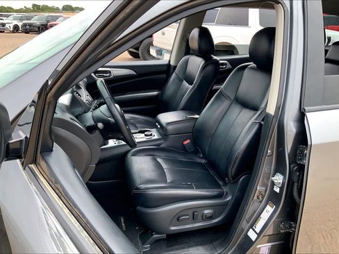 Used 2019 Nissan Pathfinder SL AWD/4WD image 8