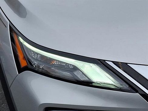 Certified 2022 Nissan Rogue SV w/ SV Premium Package AWD/4WD image 10