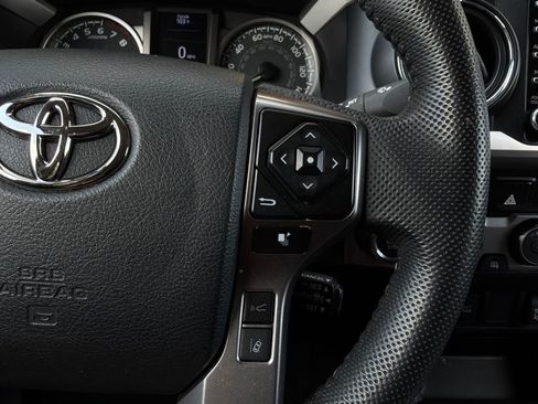 Used 2023 Toyota Tacoma SR5 AWD/4WD image 33