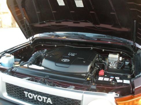 Used 2007 Toyota FJ Cruiser Base 4dr SUV 4WD (4L V6 6M) image 14