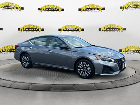 Used 2024 Nissan Altima 2.5 SV FWD image 7