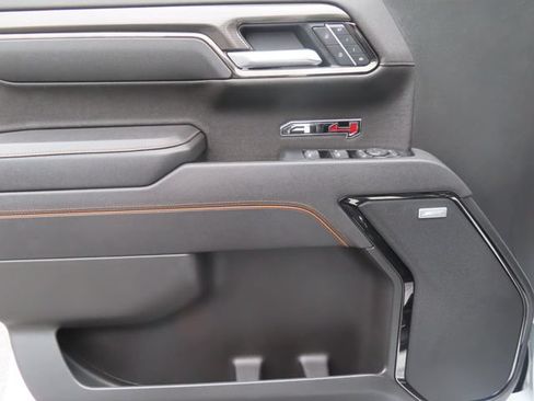Certified 2025 GMC Sierra 1500 AT4 w/ AT4 Premium Package AWD/4WD image 13