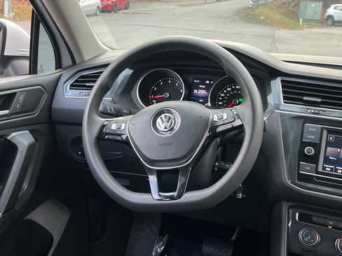 Used 2019 Volkswagen Tiguan S image 18
