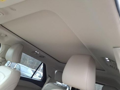 Certified 2022 Ford Explorer XLT w/ Equipment Group 202A image 12