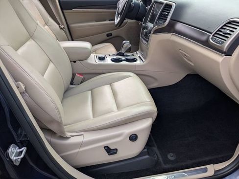 Certified 2017 Jeep Grand Cherokee Limited AWD/4WD image 28