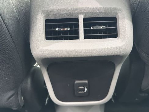 Used 2024 GMC Terrain SLE image 21