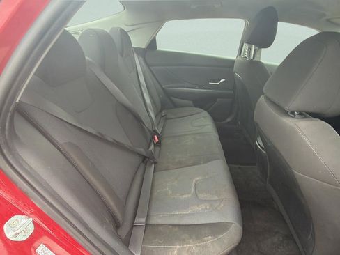 Used 2021 Hyundai Elantra SE image 23