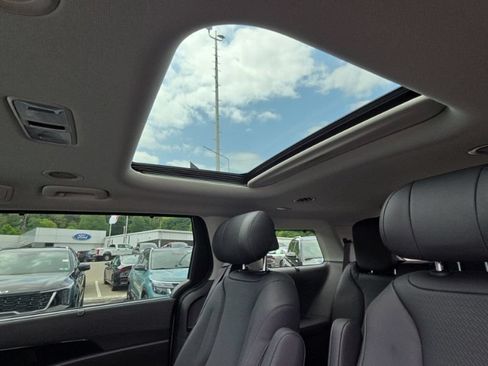 New 2027 Kia Carnival SX Prestige FWD image 25