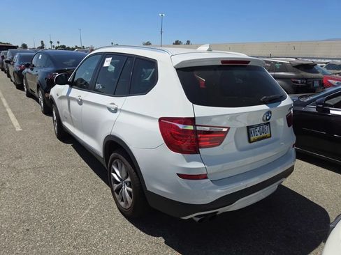 Used 2017 BMW X3 sDrive28i RWD image 3
