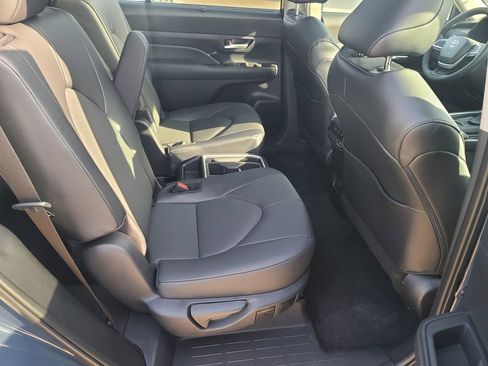 New 2026 Toyota Grand Highlander XLE image 16