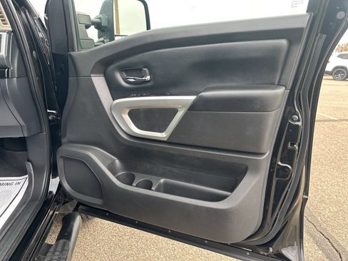 Used 2017 Nissan Titan SV AWD/4WD image 40