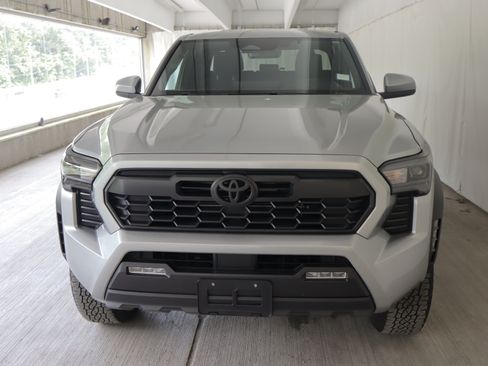 Used 2024 Toyota Tacoma TRD Off-Road AWD/4WD image 3