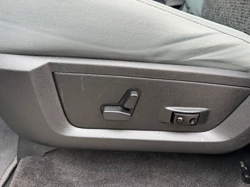 Used 2018 RAM 1500 Big Horn AWD/4WD image 30