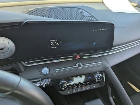 Used 2024 Hyundai Elantra SEL w/ Convenience Package image 25