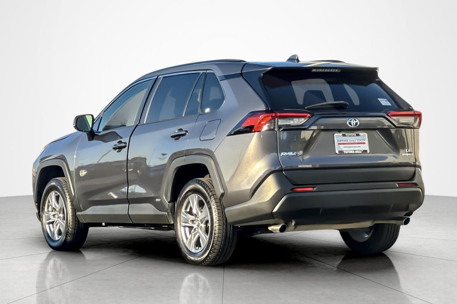Used 2024 Toyota RAV4 LE AWD/4WD image 3