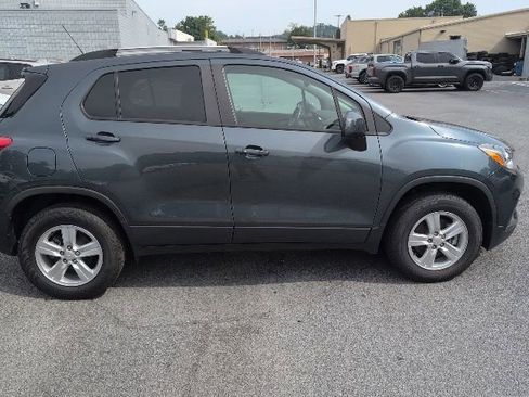 Used 2022 Chevrolet Trax LT w/ Driver Confidence Package AWD/4WD image 10