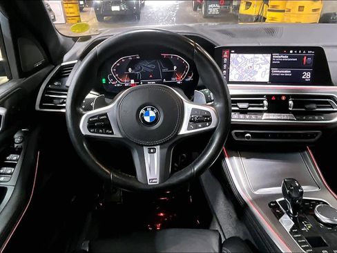 Used 2021 BMW X5 xDrive40i w/ M Sport Package AWD/4WD image 6