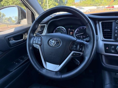 Used 2019 Toyota Highlander Limited Platinum image 15