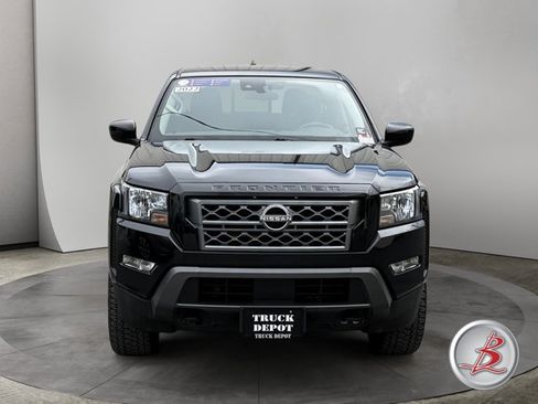Used 2022 Nissan Frontier SV AWD/4WD image 2