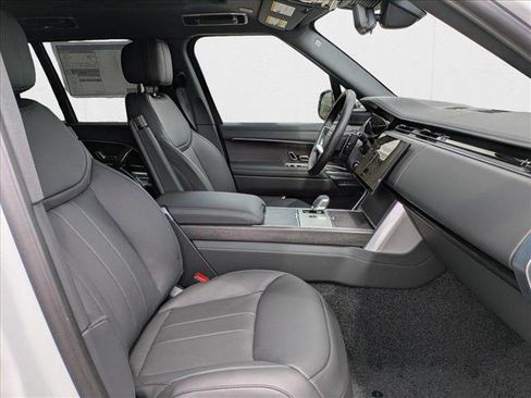 New 2025 Land Rover Range Rover SE image 17