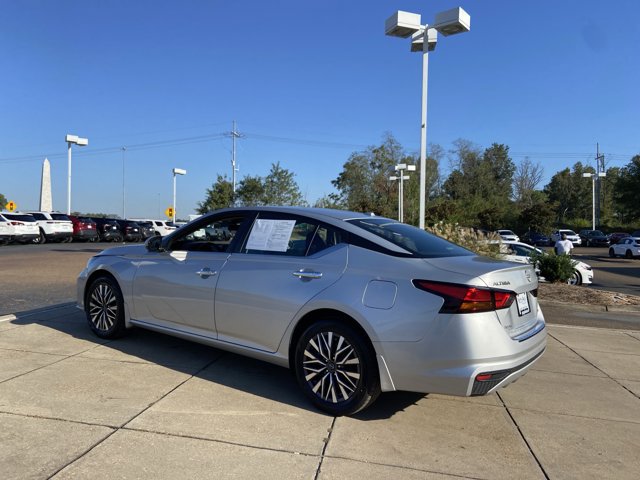 Used 2023 Nissan Altima 2.5 SV AWD/4WD image 8