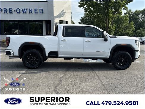 Used 2024 GMC Sierra 2500 AT4 w/ AT4 Premium Plus Package AWD/4WD image 2